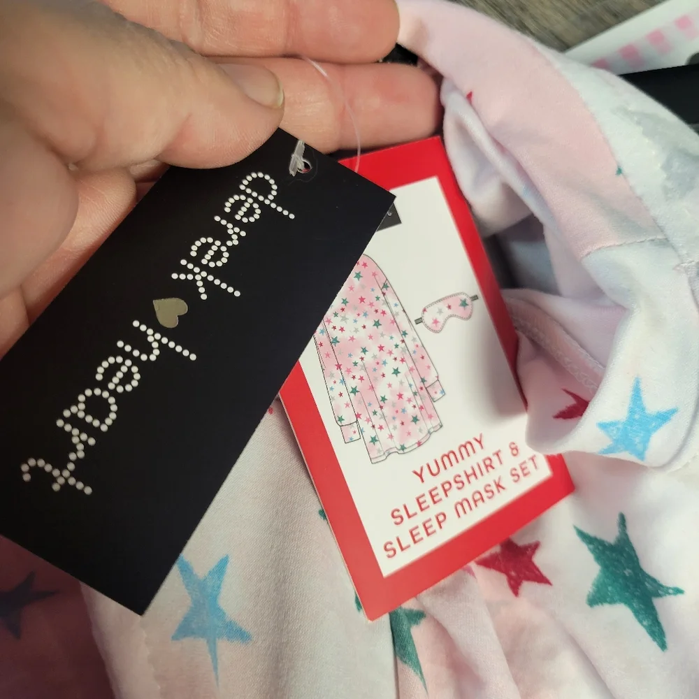 Derek Heart NWT Yummy Sleepshirt & Mask Womans Size Medium Stars‎